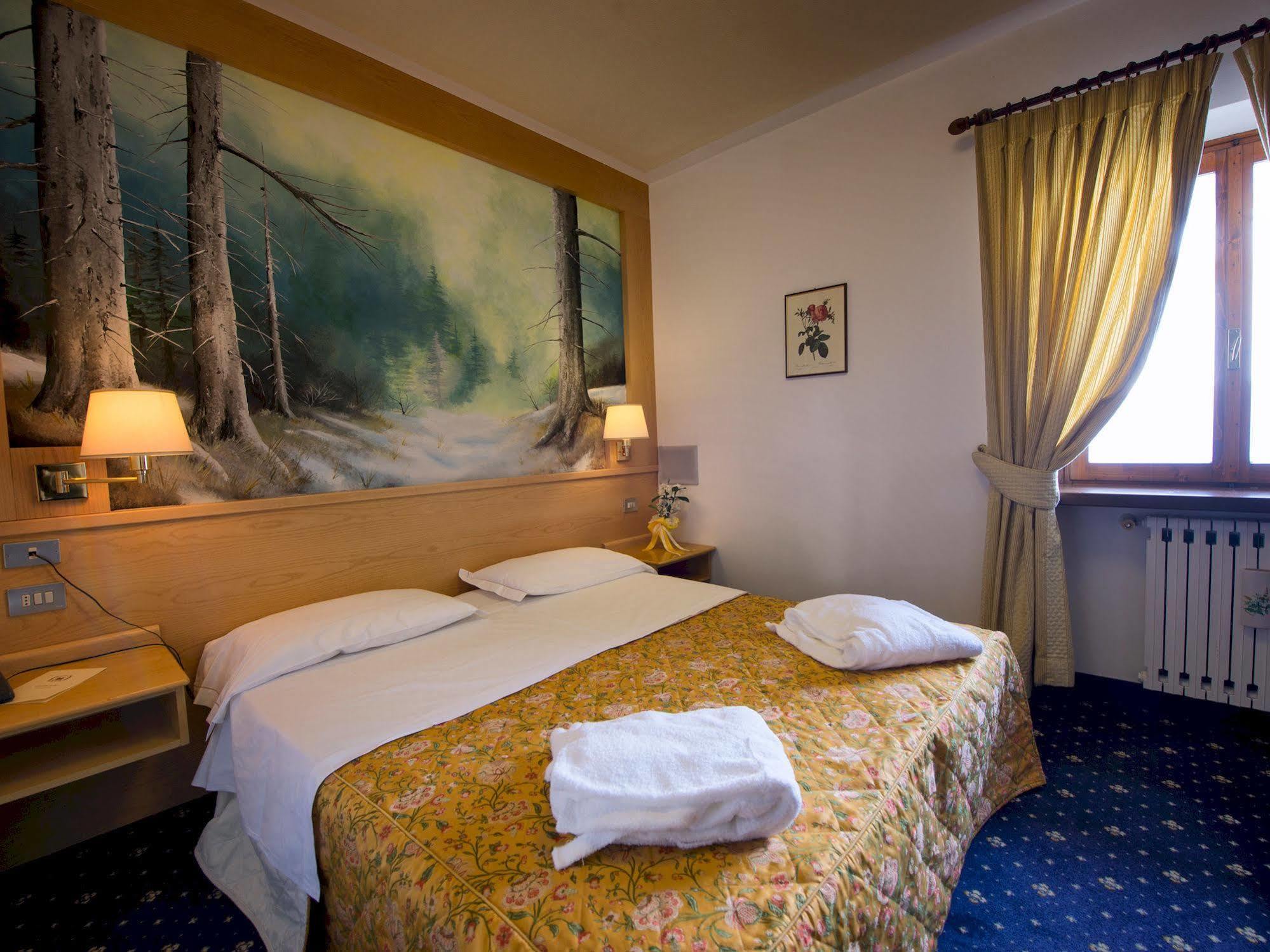 Hotel Monzoni - San Pellegrino Екстер'єр фото